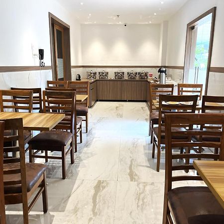 Glitz Hotels La Dahlia - Premium Thane Bagian luar foto