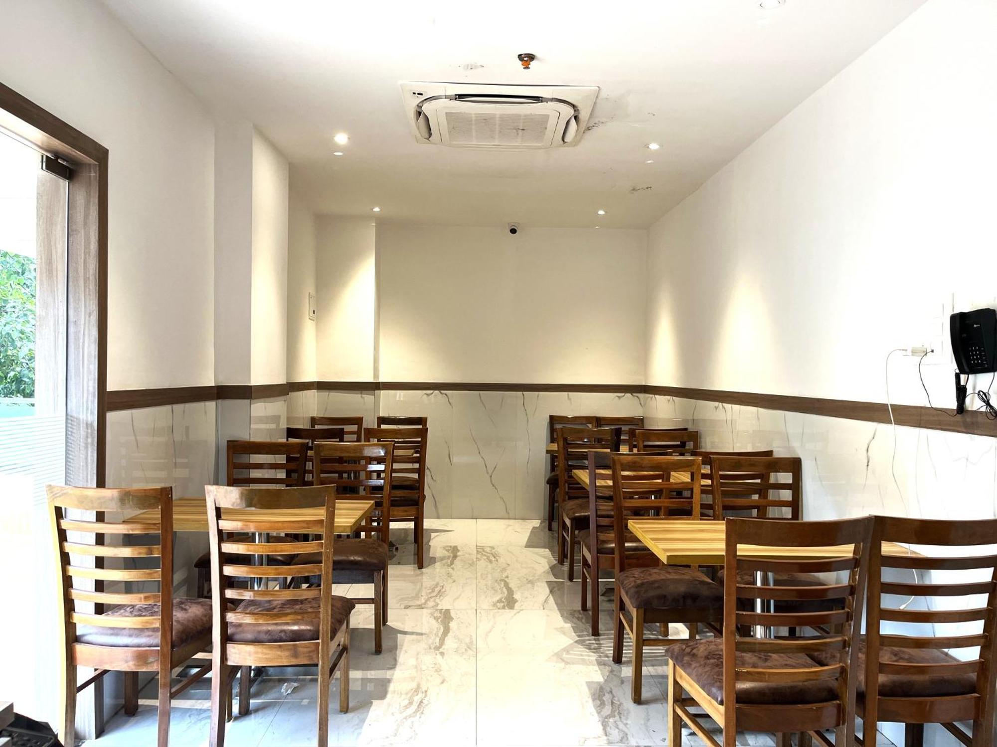 Glitz Hotels La Dahlia - Premium Thane Bagian luar foto