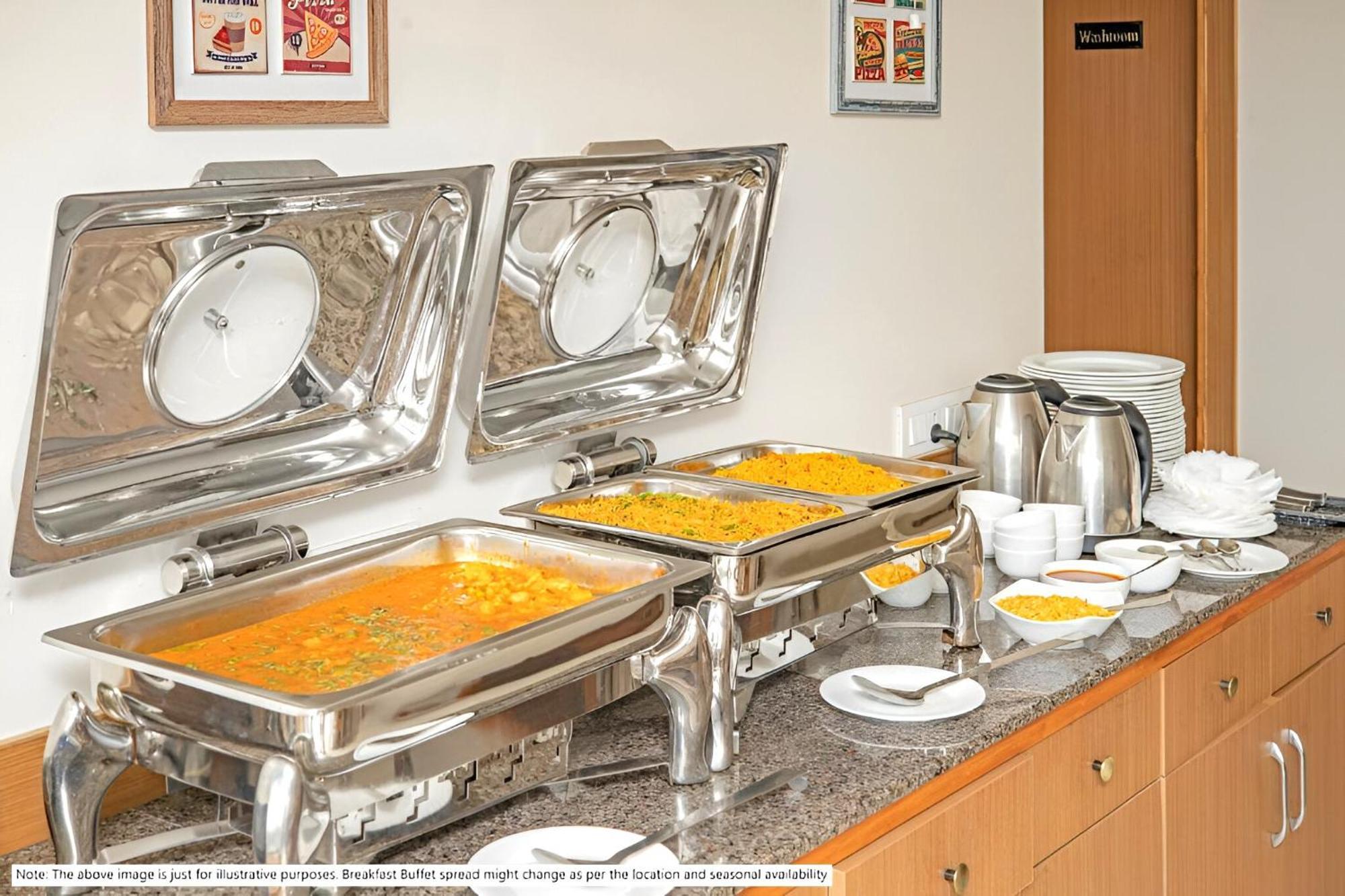 Glitz Hotels La Dahlia - Premium Thane Bagian luar foto
